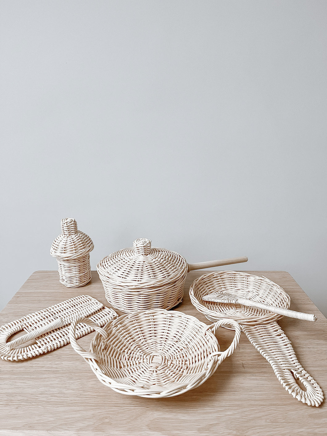 Rosemary Wicker XL Cooking Set