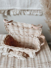 Load image into Gallery viewer, Wicker Camera Shaped Bag
